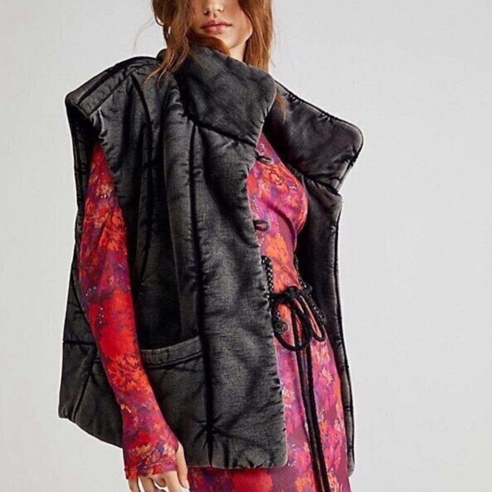 Nwt Free People Black Roll With Us Puffer Vest Pocket Button Gray